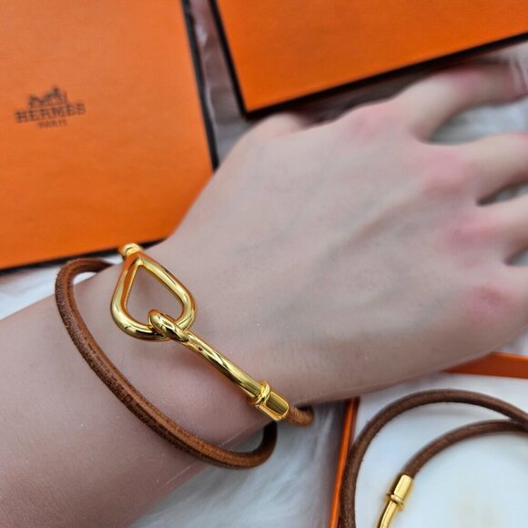 Hermès Brown Leather Hook Bracelet - Picture 3 of 15